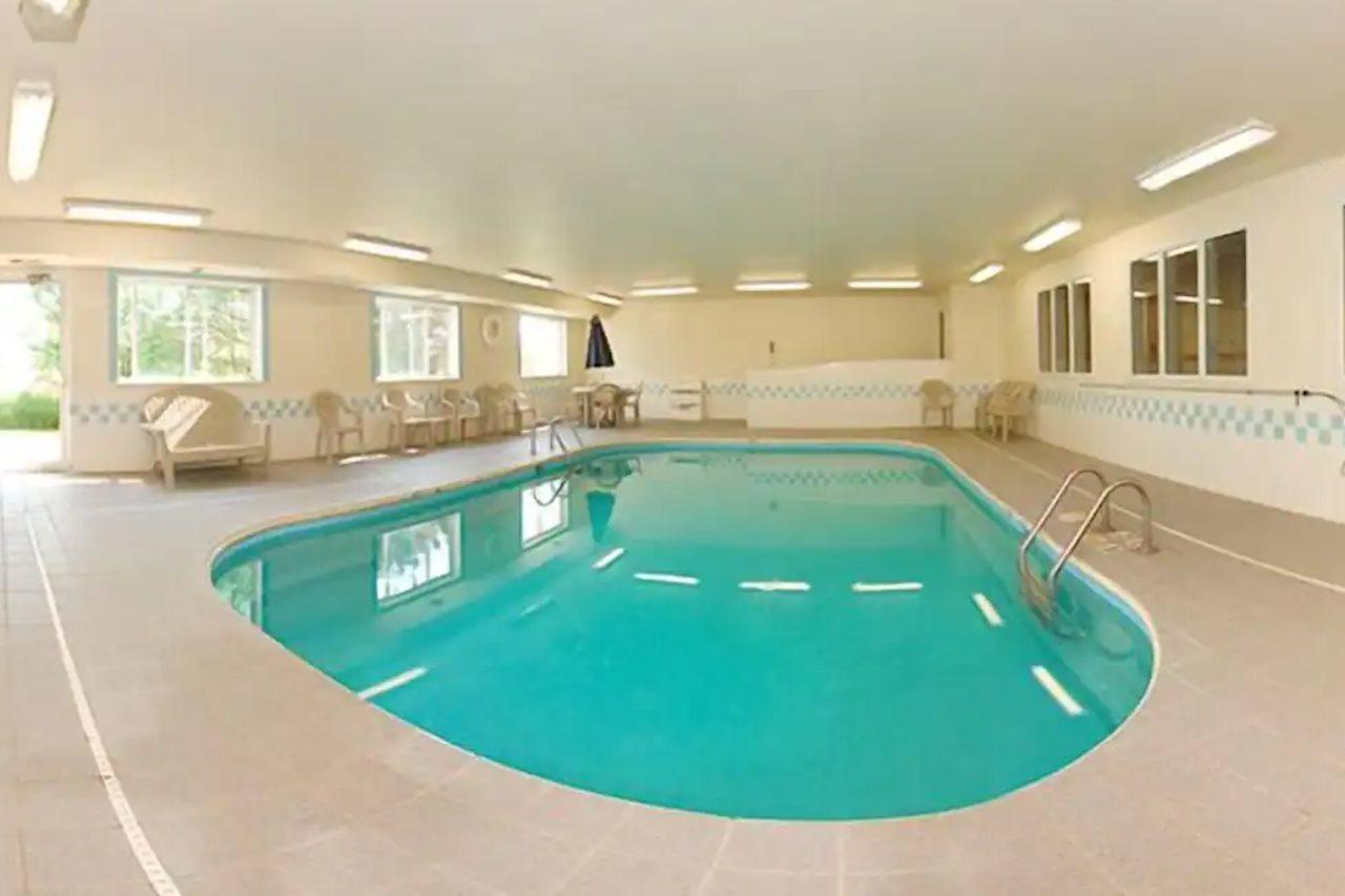 Quality Inn & Suites Sturgeon Bay Eksteriør bilde